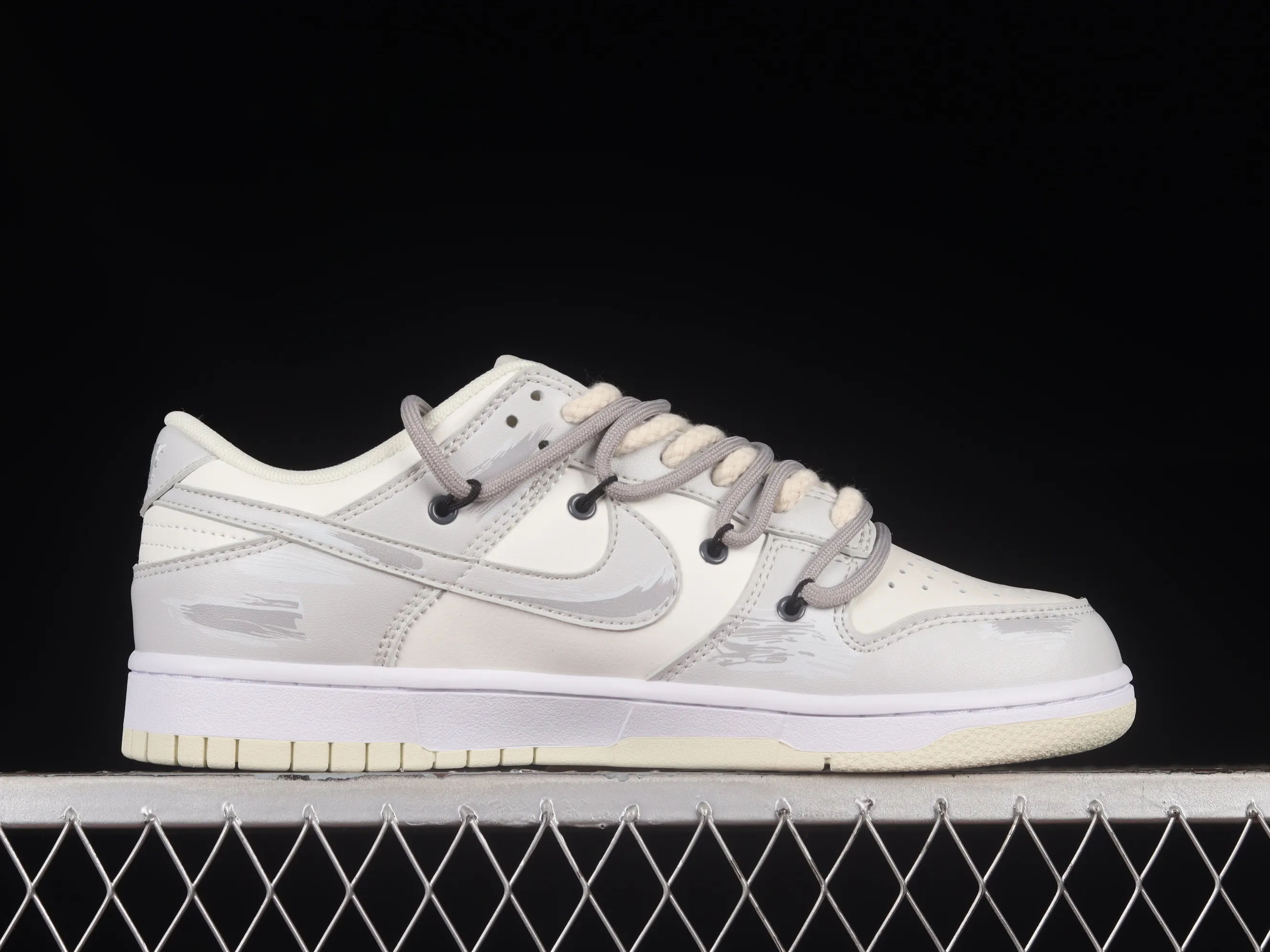 All Categories Nk SB Dunk Series Nk SB Dunk Low Low-top Sneakers Nk Dunk Low Retro "Coconut Milk" Vibe Wind Distressed Paper Plane Travel Graffiti Customized Deconstructed Strap Casual Sneakers DJ6188-100